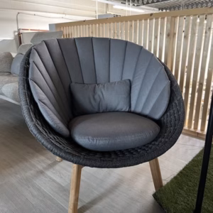 Cane-Line Peacock outdoor lounge chair Ex-Display