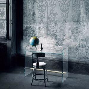 Glas Italia Pirandello desk